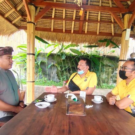 Pastikan Situasi Aman, Kapolsek Gianyar Patroli Kamtibmas.